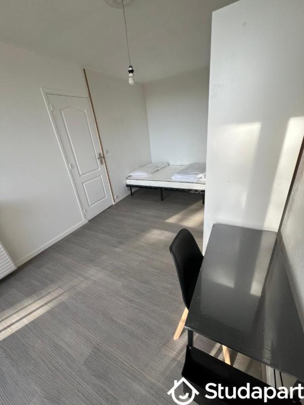 Chambre - 9 m² - 1 pièce