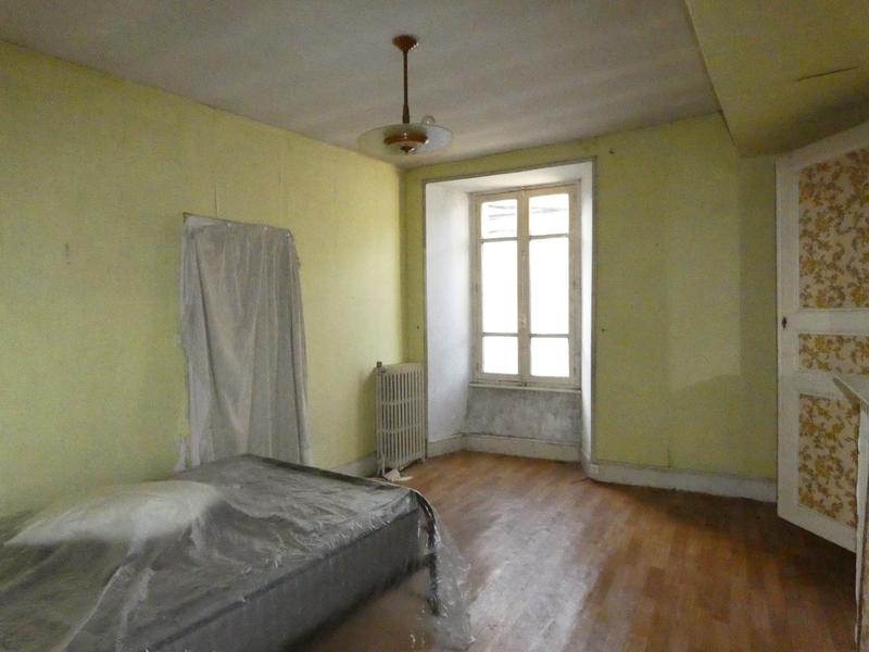 Maison - 104 m² - 6 pièces