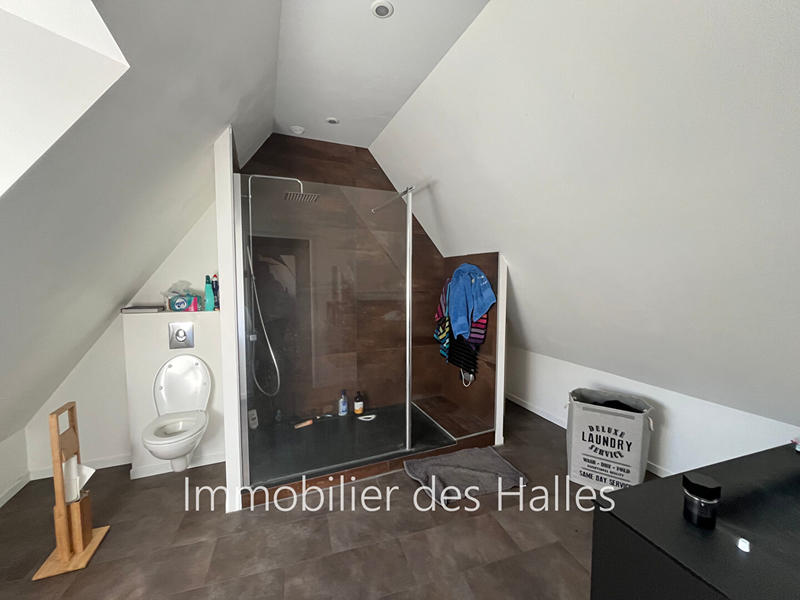 Maison - 176 m² - 9 pièces