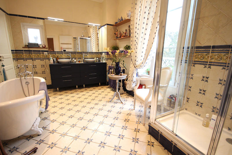 Maison de maîtres - 273 m² - 11 pièces