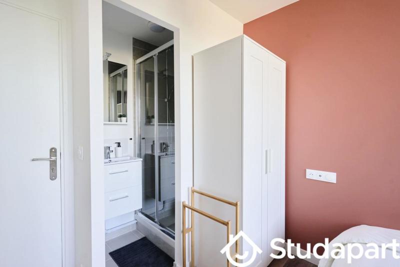 Chambre - 10 m² - 1 pièce