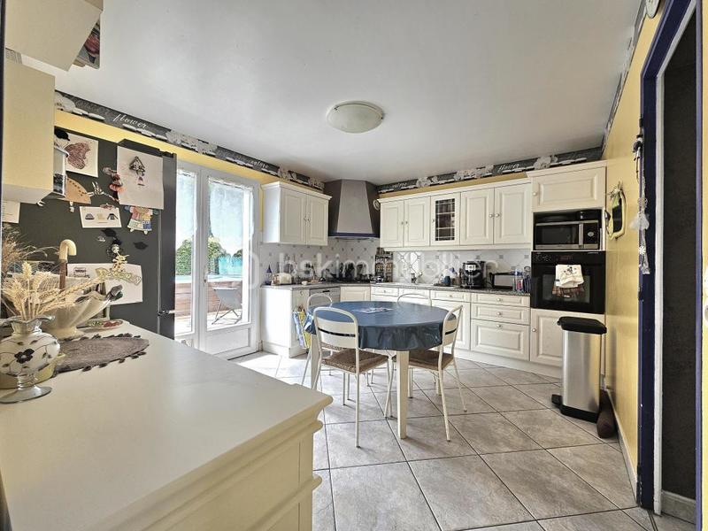 Maison - 140 m² - 6 pièces