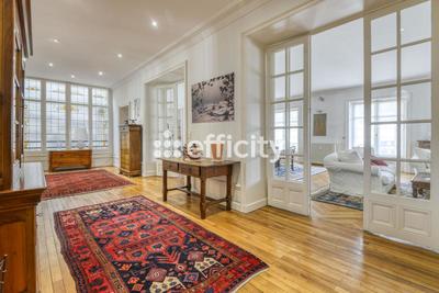 Appartement - 231 m² - 5 pièces