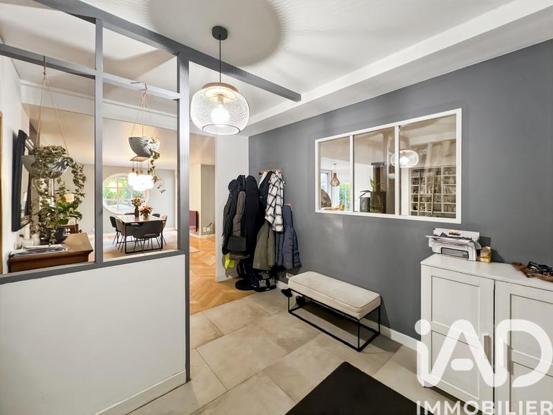 Maison - 250 m² - 11 pièces