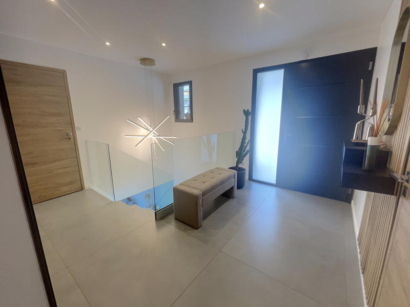 Villa - 218 m² - 6 pièces