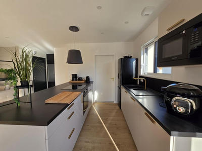 Maison - 93 m² - 4 pièces