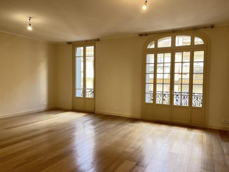 Appartement - 93 m² - 3 pièces