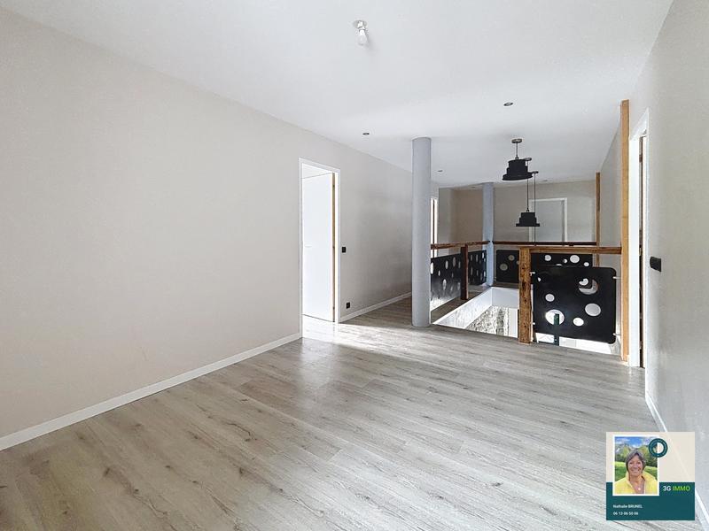 Maison - 208 m² - 8 pièces