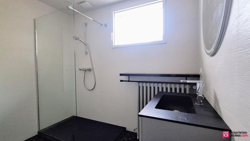 Maison - 168 m² - 8 pièces