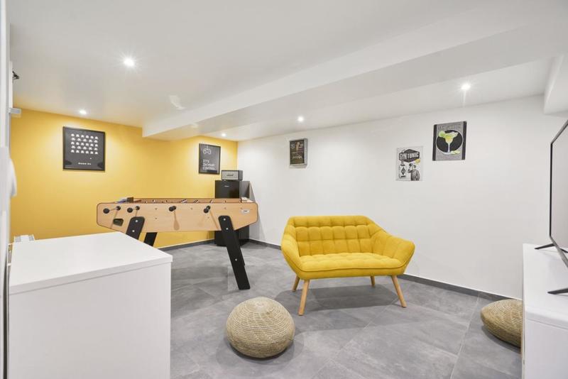 Maison - 224 m² - 11 pièces