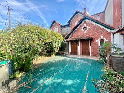 Maison de ville - 380 m² - 12 pièces