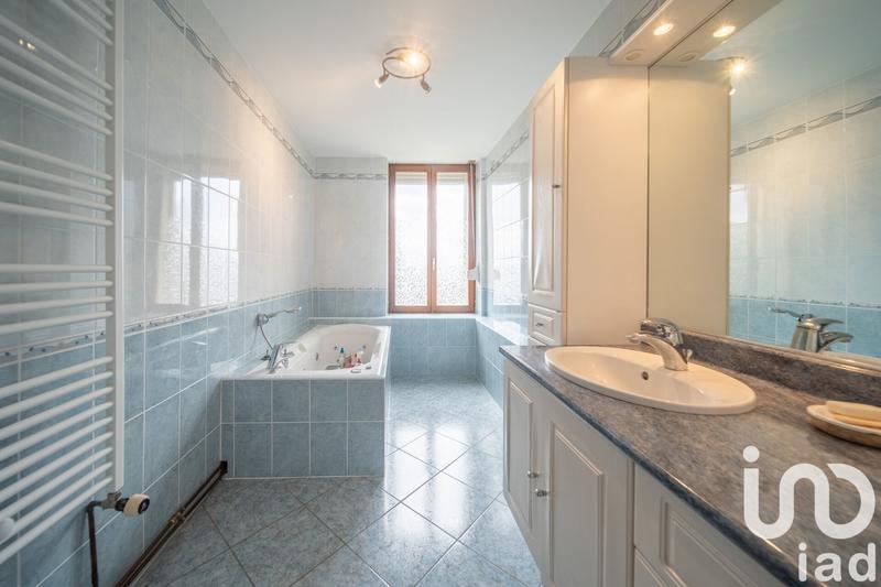 Maison - 200 m² - 7 pièces