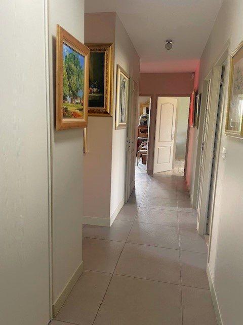 Maison - 222 m² - 7 pièces