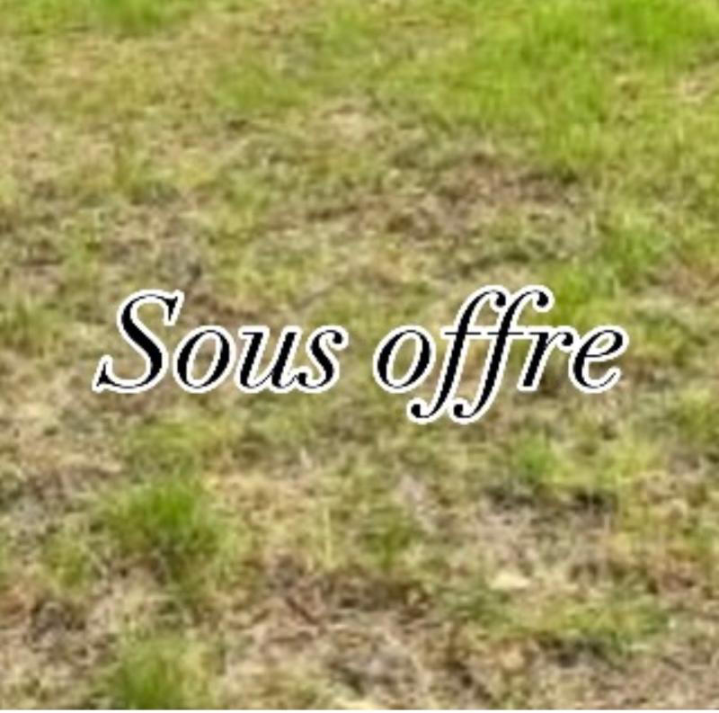 Terrain constructible - 1 900 m²