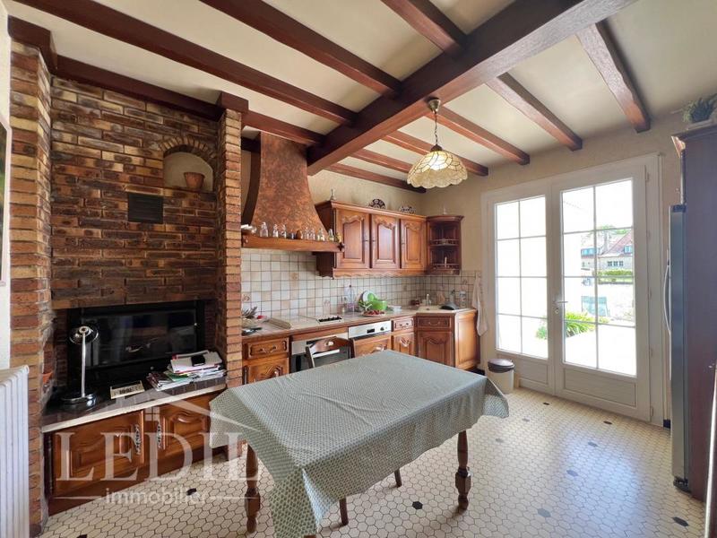 Propriété - 220 m² - 6 pièces