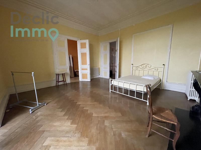 Maison - 270 m² - 8 pièces