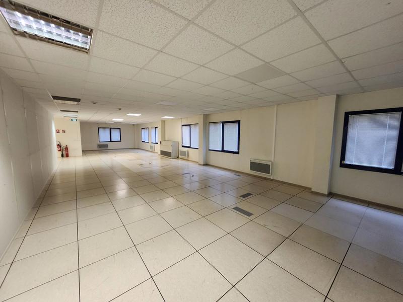 Bureau - 1 540 m²