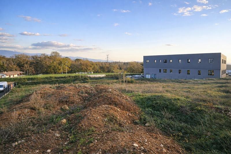 Terrain industriel - 3 300 m²