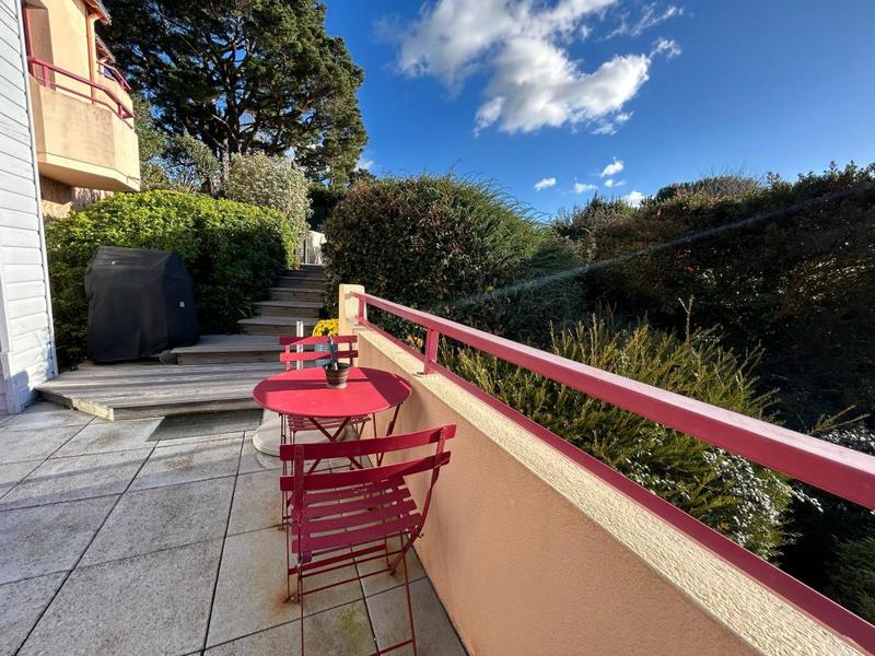 Maison - 240 m² - 6 pièces