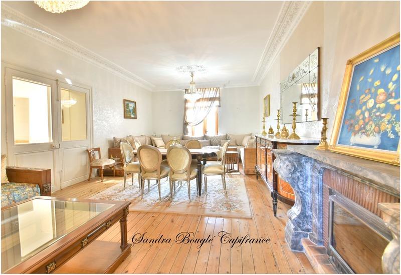 Maison de ville - 296 m² - 17 pièces