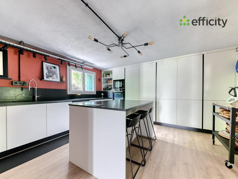 Pavillon - 238 m² - 11 pièces