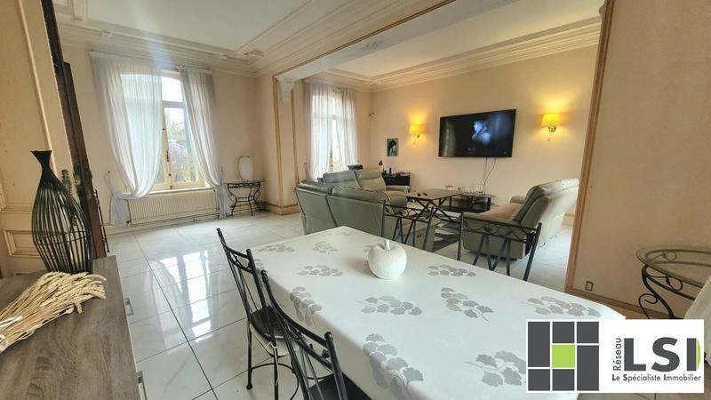 Maison - 240 m² - 10 pièces