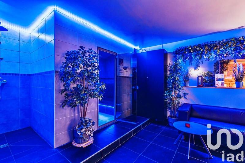 Maison - 469 m² - 12 pièces