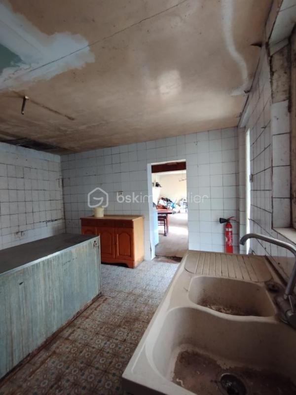 Maison - 236 m² - 15 pièces