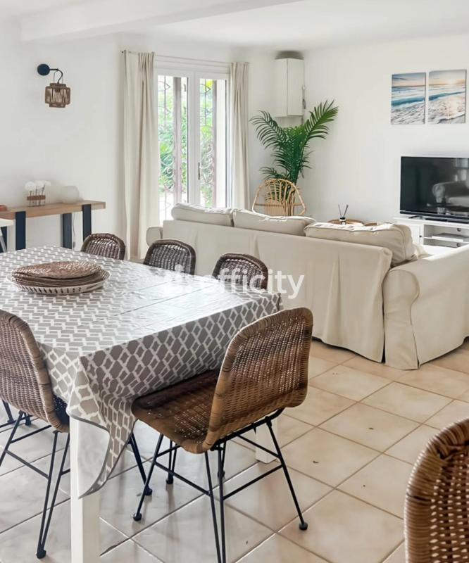 Villa - 179 m² - 7 pièces