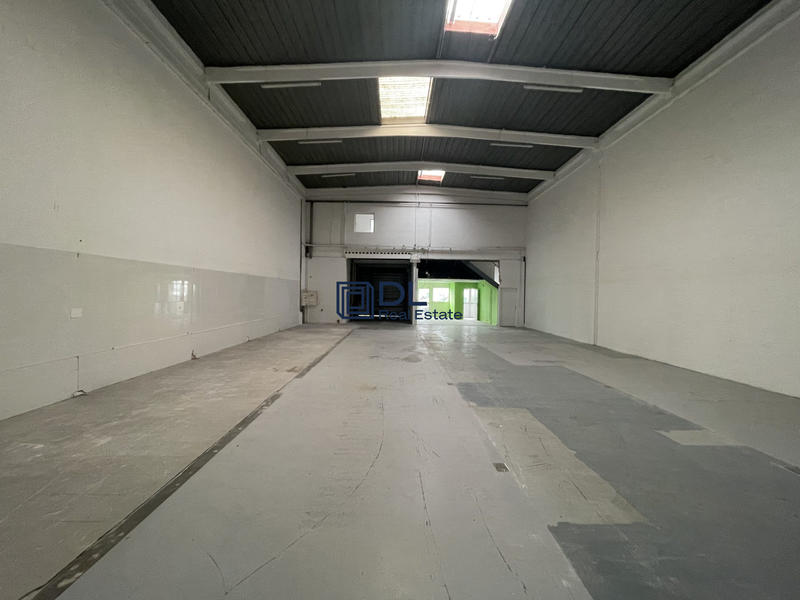 Entrepôt - 368 m²