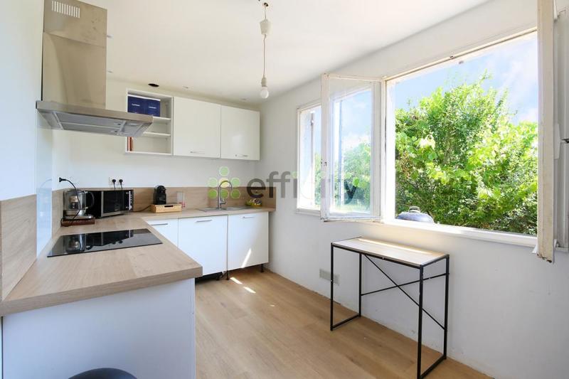 Maison - 93 m² - 5 pièces