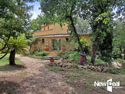 Maison - 245 m² - 7 pièces