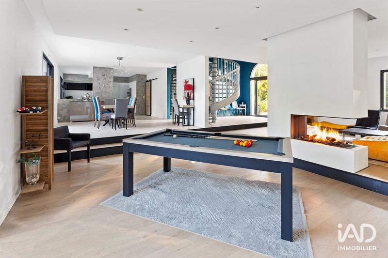 Maison - 283 m² - 8 pièces