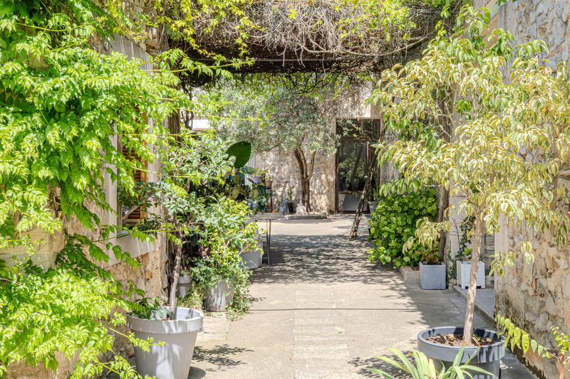 Maison - 300 m² - 10 pièces