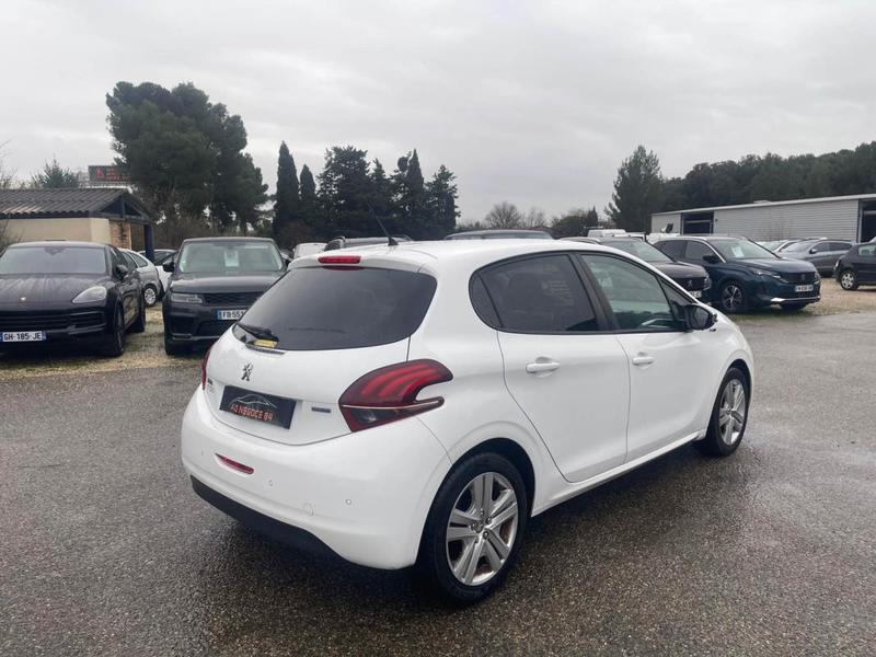 Peugeot 208 1.6 BlueHDi 75ch Bvm5 5 Places Style