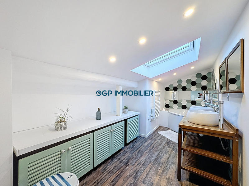 Maison traditionnelle - 135 m² - 5 pièces