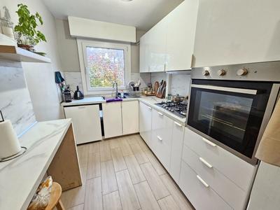 Appartement - 80 m² - 5 pièces