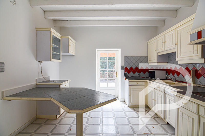 Maison - 240 m² - 6 pièces