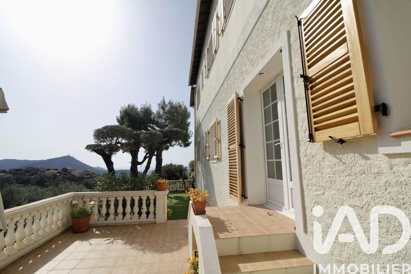 Maison - 186 m² - 6 pièces