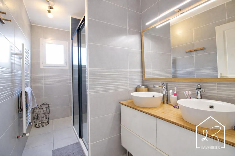 Maison - 102 m² - 5 pièces