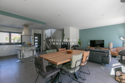 Maison contemporaine - 150 m² - 7 pièces