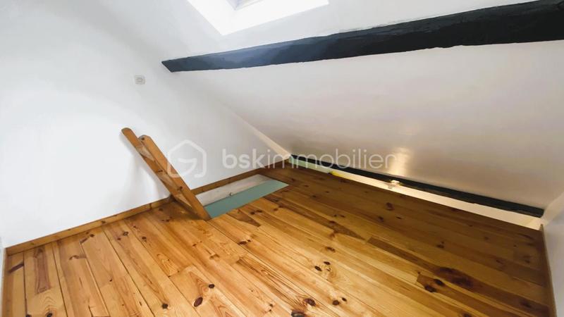 Maison - 200 m² - 6 pièces