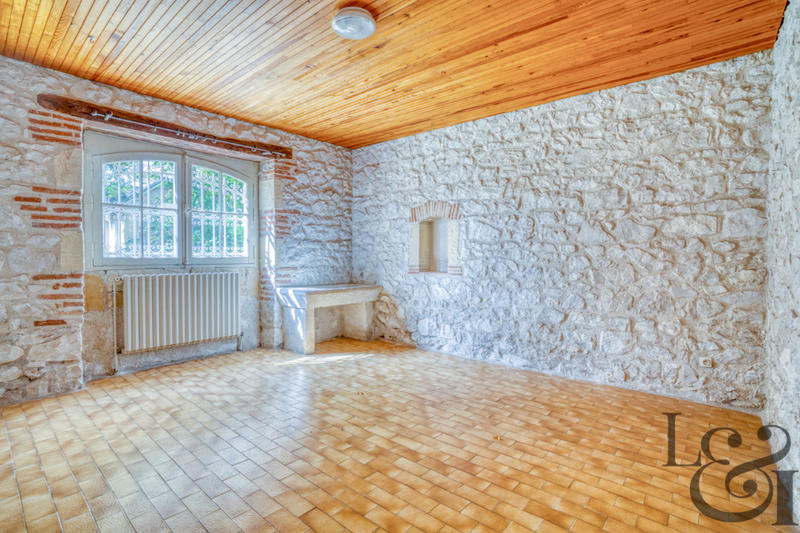 Maison - 281 m² - 10 pièces