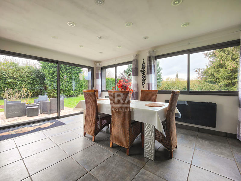 Maison - 161 m² - 8 pièces