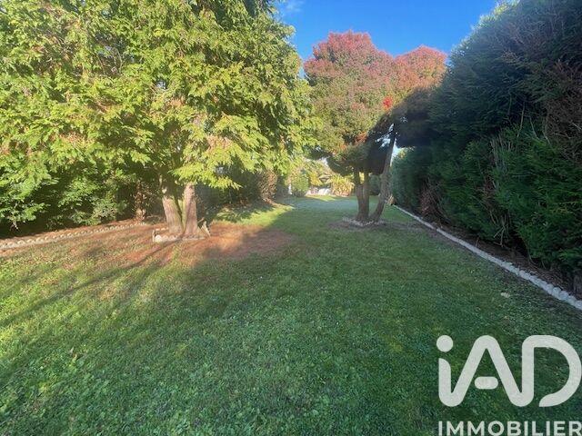 Maison - 230 m² - 8 pièces