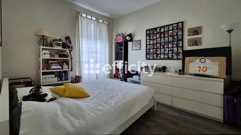 Appartement - 85 m² - 5 pièces