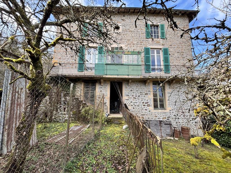 Maison ancienne - 186 m² - 6 pièces
