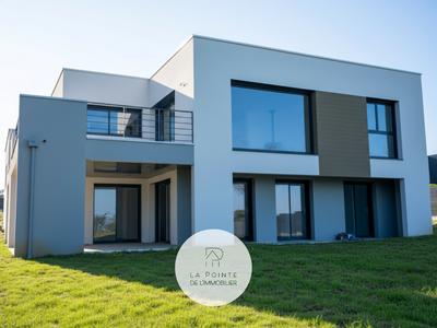 Maison - 162 m² - 9 pièces