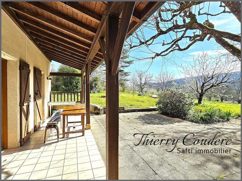 Maison - 181 m² - 10 pièces