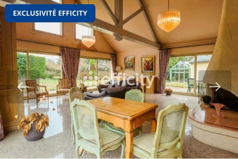 Maison - 300 m² - 9 pièces